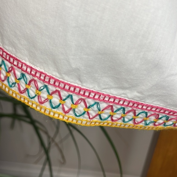 Madewell embroidered top. Elastic top. Wear on or off shoulder. EUC. XXS. - Picture 4 of 5